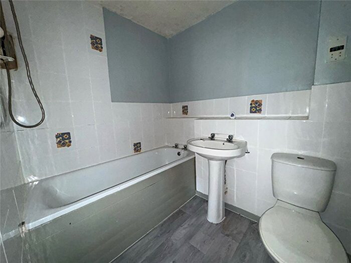1 Bedroom Flat For Sale In Chestnut Close, Cannock, Staffordshire, WS11