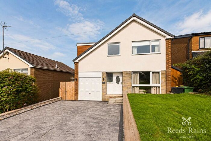 4 Bedroom Detached House For Sale In Quaker Lane, Cleckheaton, West Yorkshire, BD19