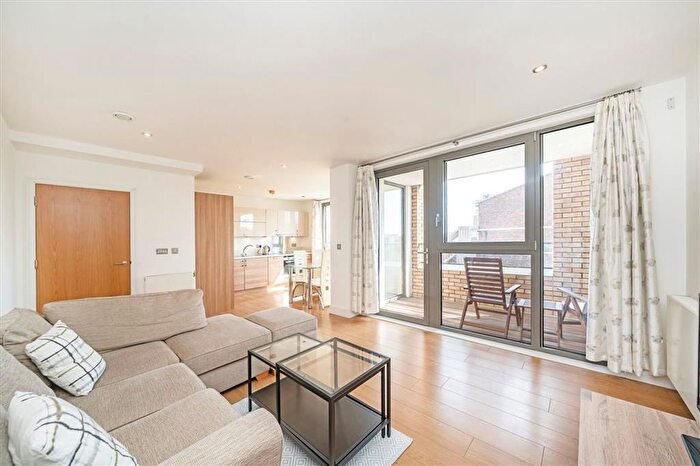 2 Bedroom Flat To Rent In Silwood Street, Surrey Quays, SE16