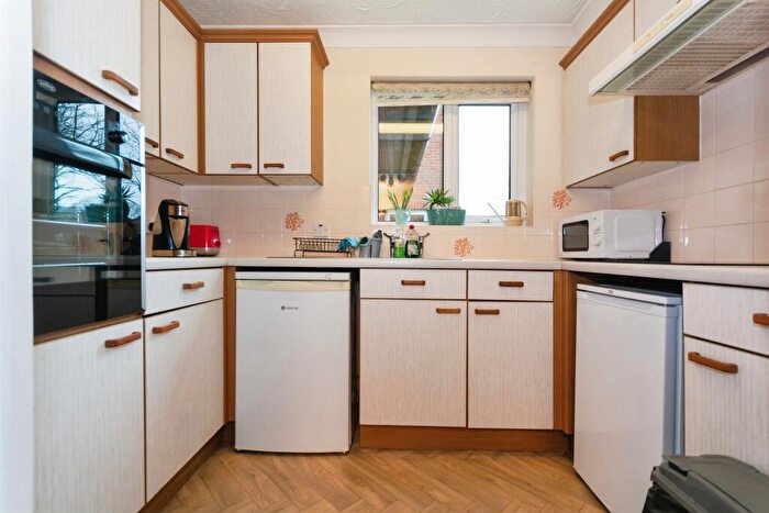 2 Bedroom Retirement Property For Sale In Stratford Road, Hall Green, Birmingham, B28