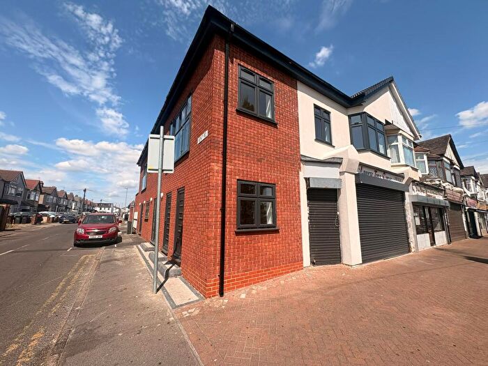 2 Bedroom Flat To Rent In Reede Road, Dagenham, Barking And Dagenham, RM10