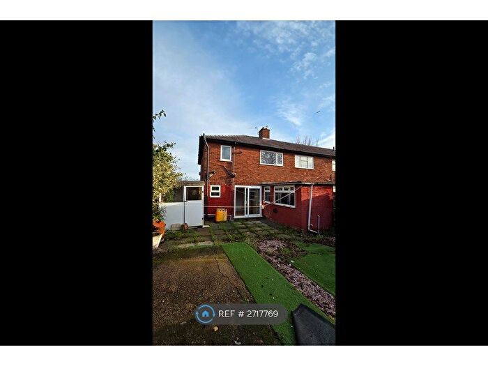3 Bedroom Semi-Detached House To Rent In Warrington, Warrington, WA2