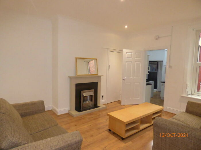 2 Bedroom Flat To Rent In Simonside Terrace, Heaton, NE6