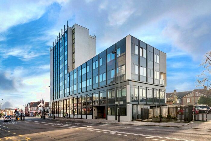 Studio To Rent In Finchley High Road, North Finchley, London N12