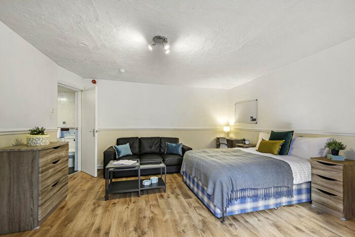 1 Bedroom House To Rent In Hyde Park Road, Leeds, LS6