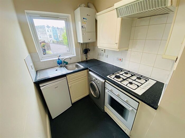 1 Bedroom Flat To Rent In Belle Court, Bellevue Road, Totterdown, Bristol, BS4