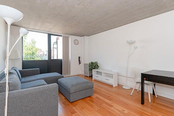 1 Bedroom Flat To Rent In Drummond Street, London, NW1