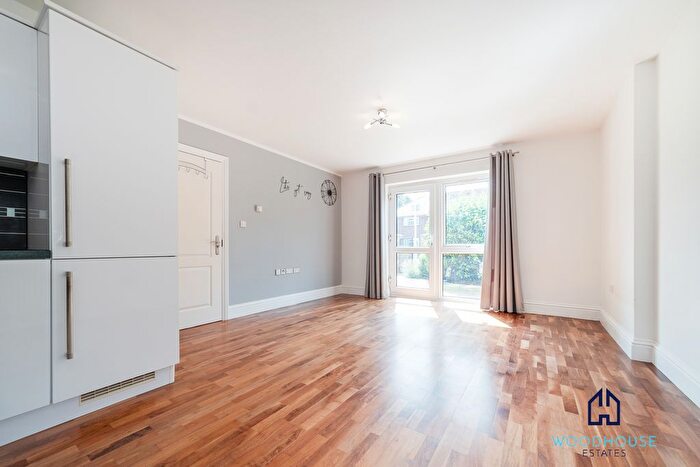 1 Bedroom Flat To Rent In Welbeck Avenue, Hayes, UB4