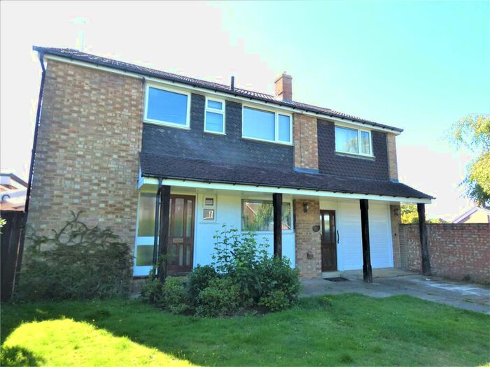 4 Bedroom Detached House To Rent In Greenfields, Liss, Hampshire, GU33
