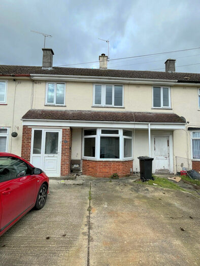 4 Bedroom Terraced House To Rent In Bourne Road, Swindon, Wiltshire, SN2