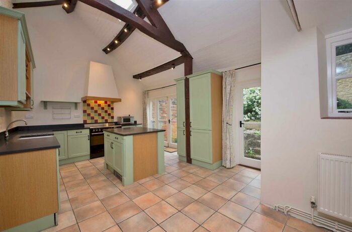 3 Bedroom Cottage To Rent In Park Lane, Woodstock, OX20