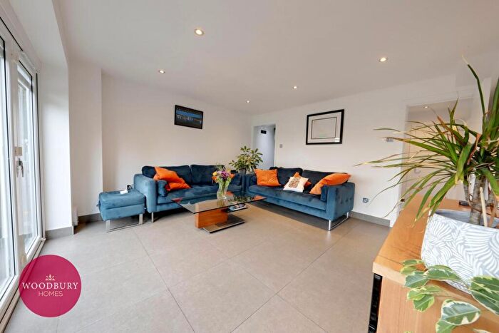 4 Bedroom Terraced House To Rent In The Seymours, Loughton, IG10