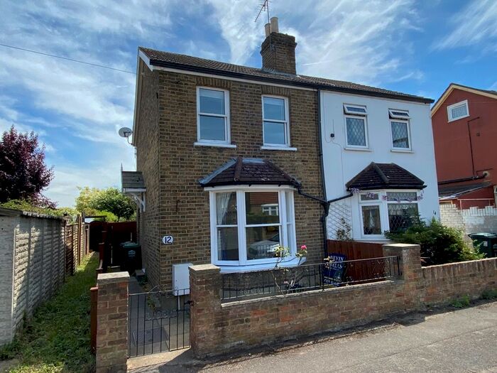 2 Bedroom Semi-Detached House To Rent In Ashford, Middlesex, TW15