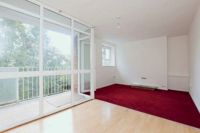 2 Bedroom Flat To Rent In Sydenham Hill, SE26