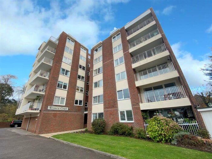 2 Bedroom Flat To Rent In Wessex Court, Tennyson Road, Worthing, BN11