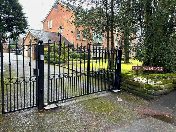 2 Bedroom Flat To Rent In The Firs, Bowden, WA14