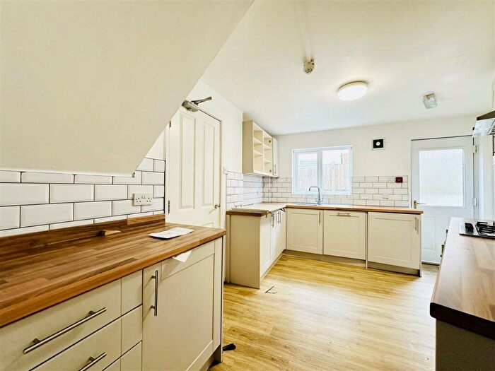 8 Bedroom House To Rent In Church Street, Lenton, NG7