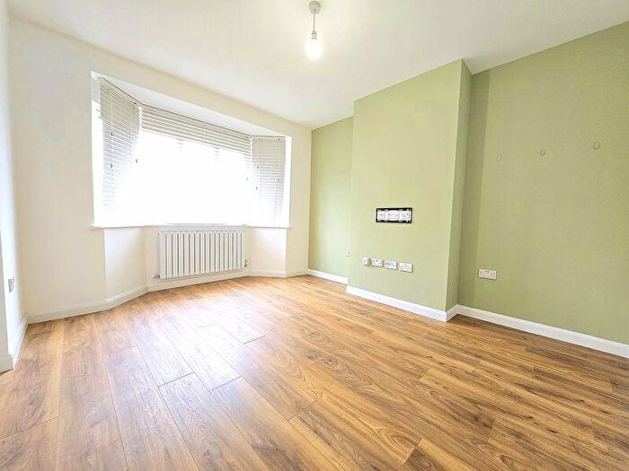 2 Bedroom Bungalow To Rent In Wingfield Way, Ruislip, HA4
