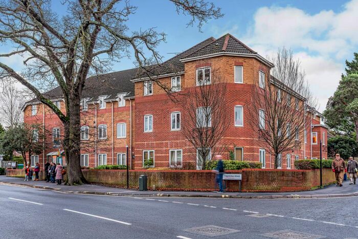 2 Bedroom Apartment To Rent In Trecox Place, Southampton, SO16
