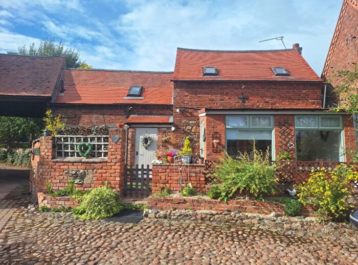 3 Bedroom Detached House For Sale In Dennis Street, Hugglescote, Coalville, LE67