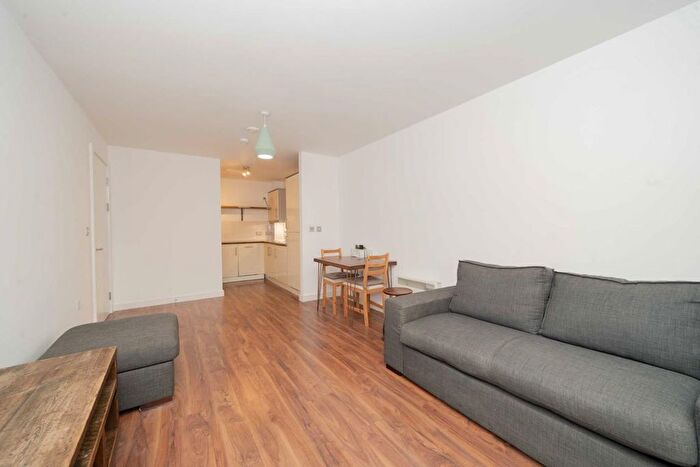 1 Bedroom Flat To Rent In Appleford Road, North Kensington, W10