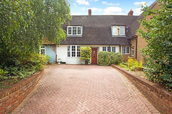 3 Bedroom Terraced House For Sale In High Street, Kimpton, SG4