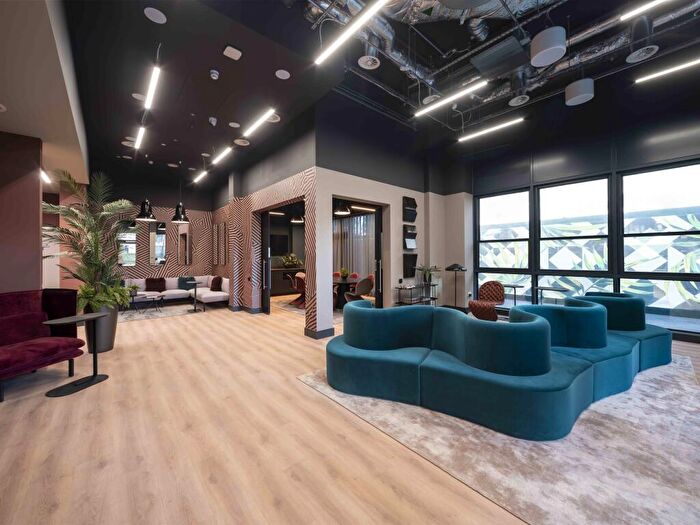 3 Bedroom Apartment To Rent In Hewson Way, London, SE17