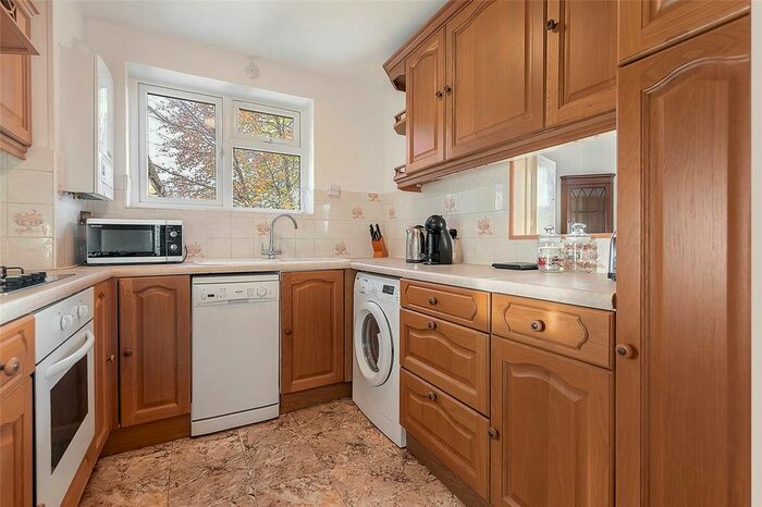 2 Bedroom Flat To Rent In Sandra Court, Spencer Road, London, W4