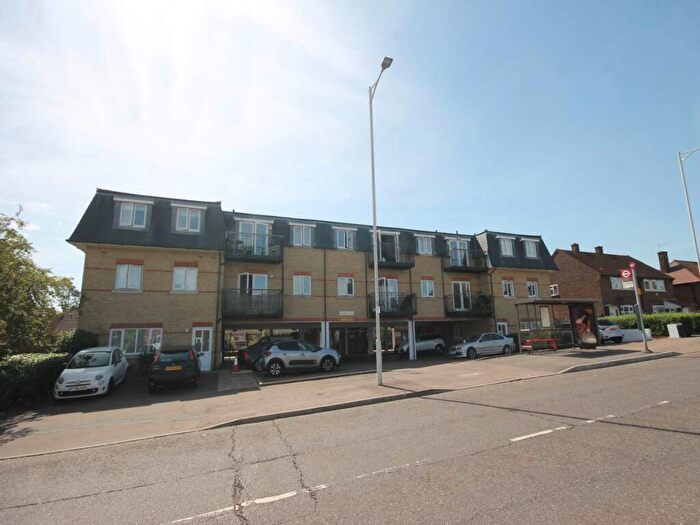 1 Bedroom Flat To Rent In Central Court, Manford Way, Chigwell, IG7
