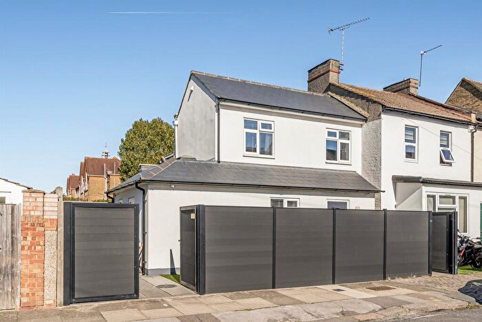 2 Bedroom End Of Terrace House For Sale In Primrose Avenue, Enfield, EN2