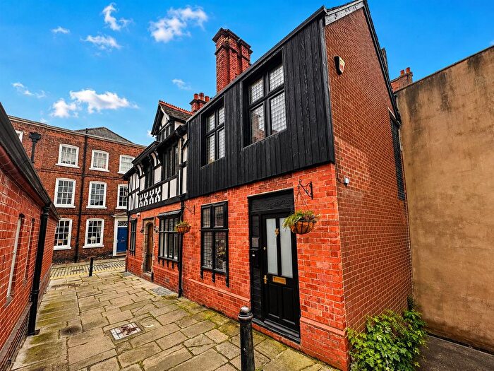 1 Bedroom End Of Terrace House For Sale In White Friars, Chester, CH1