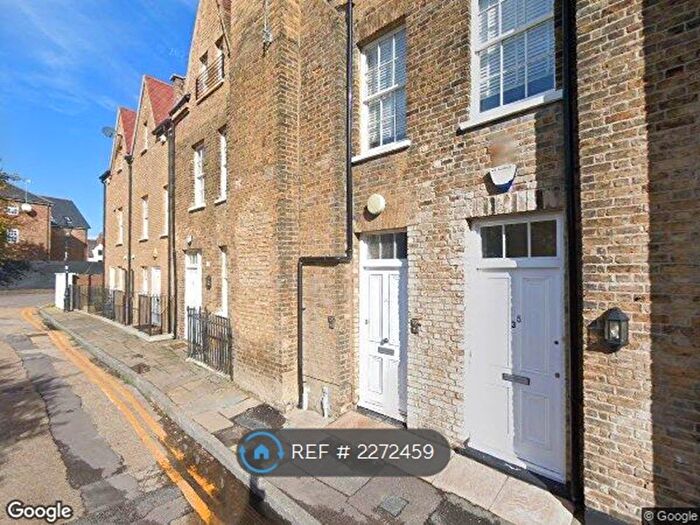 1 Bedroom Flat To Rent In The Terrace, Kent, ME1