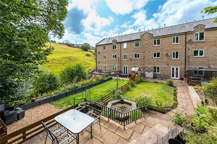3 Bedroom Town House For Sale In Weavers Lane, Cullingworth, Bradford, West Yorkshire, BD13