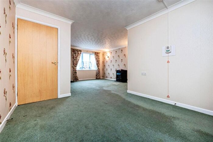 1 Bedroom Apartment For Sale In Ash Grove (Priory Park), Bedfordshire, LU5