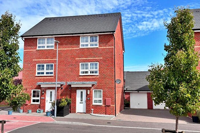 5 Bedroom Town House For Sale In Abraham Drive, Hamworthy, Poole, BH15