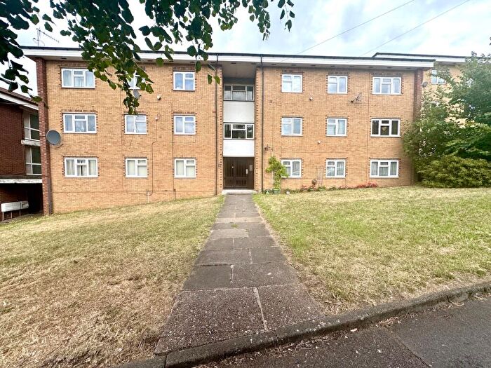 2 Bedroom Flat For Sale In Stourbridge - Bowling Green Road, DY8