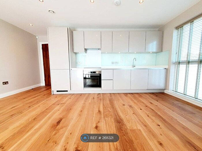 1 Bedroom Flat To Rent In Layla Court, London, N19