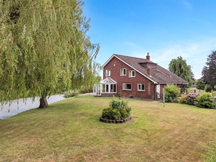4 Bedroom Detached House For Sale In Twycross Road, Snarestone, DE12