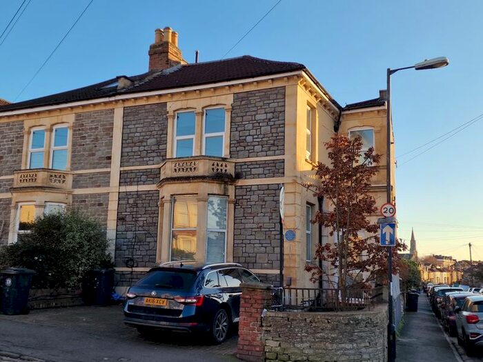 2 Bedroom Flat To Rent In Sommerville Road, Bishopston, Bristol, BS7