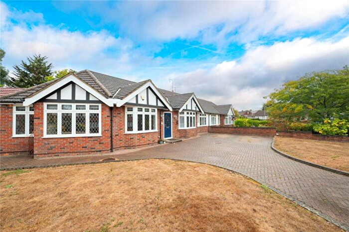 5 Bedroom Bungalow To Rent In Chiswell Green Lane, St. Albans, Hertfordshire, AL2