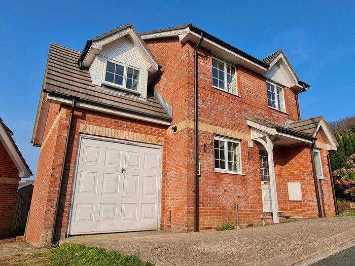 4 Bedroom House To Rent In Silver Trees, Shanklin, PO37