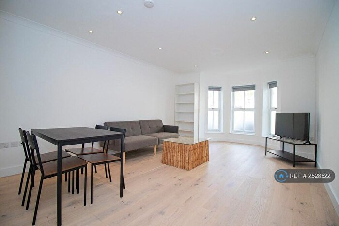 2 Bedroom Flat To Rent In Northpoint Square, London, NW1