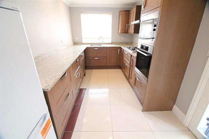 4 Bedroom Semi Detached Bungalow To Rent In Camborne Way, Heston, TW5