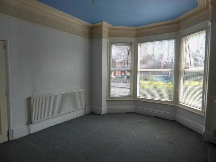 3 Bedroom Terraced House To Rent In Denby Dale Road, Wakefield, WF2