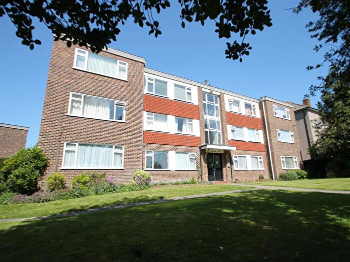 1 Bedroom Flat To Rent In Southlands Grove, Bickley, BR1