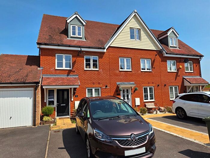 3 Bedroom End Of Terrace House For Sale In Ritson Lane, Aylesbury, HP18