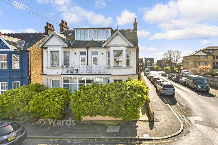 2 Bedroom Apartment For Sale In Lyndhurst Avenue, Cliftonville, Margate, Kent, CT9