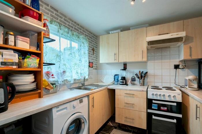 2 Bedroom Flat To Rent In Elstree Road, Hemel Hempstead, HP2