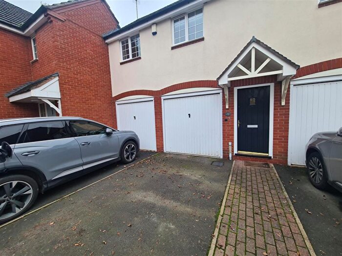 1 Bedroom Flat To Rent In Bowling Green Drive, Bearwood, Smethwick, B67