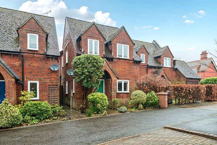 3 Bedroom Detached House For Sale In Chestnut Avenue, Haslemere, GU27